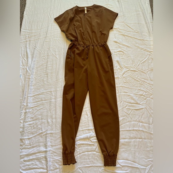good as new Lululemon Stretch Travel Woven Jumpsuit in Copper Brown - Picture 3 of 3